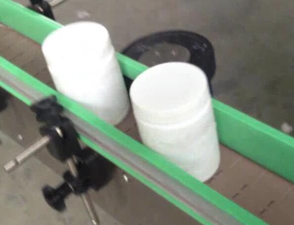 دستگاه برچسب زدن بطری گرد ، دستگاه بطری و برچسب زدن برای شیشه قند چرخ شده