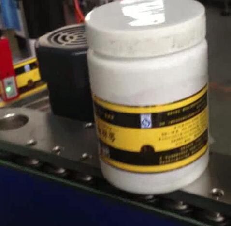 دستگاه برچسب زدن بطری گرد ، دستگاه بطری و برچسب زدن برای شیشه قند چرخ شده