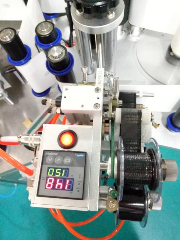 دستگاه برچسب زنی خودکار دوبل کناری برچسب با دستگاه پیجینگ و دستگاه کدگذاری