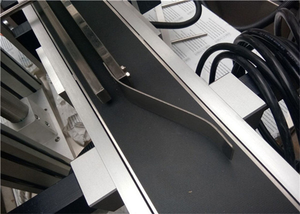 تغذیه خودکار دستگاه برچسب زنی بالا برچسب / نوع برچسب خود چسب