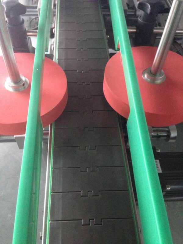 کاربرد برچسب خودکار برای بطری گرد / مربع / زیر فرم