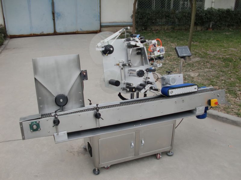 دستگاه برچسب زنی ویال با نام تجاری HY موتور نوار نقاله چین، دستگاه برچسب برچسب باتری هفتم برای تامین کننده الکترونیک