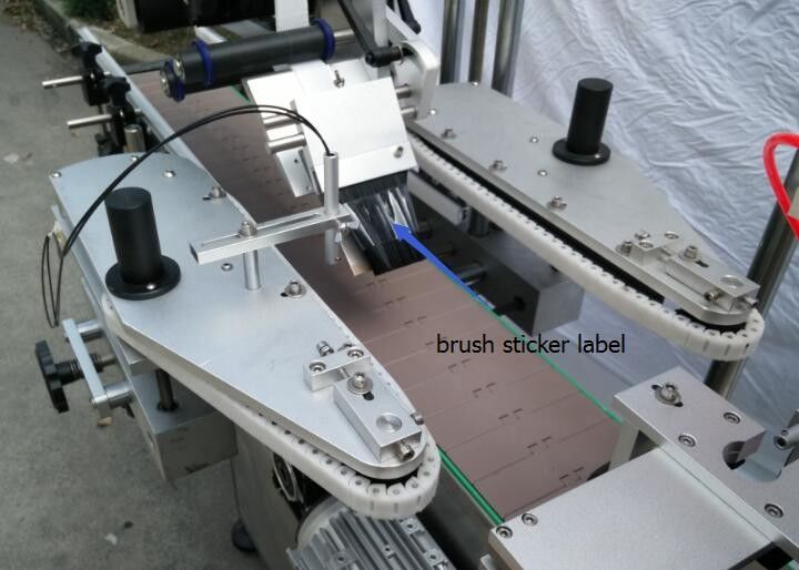 چین ماشین برچسب اتوماتیک بطری دور HIG برای برچسب بطری آبجو با نام تجاری موتور GPG صحبت کرد