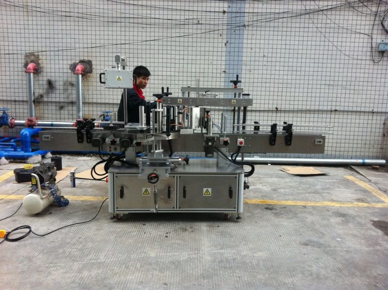 چسب اتوماتیک اتوماتیک دستگاه برچسب زدن بطری گرد برای بطری های حیوانات خانگی جلو و عقب تامین کننده